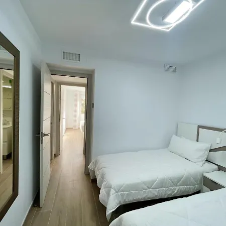 Deluxe Center